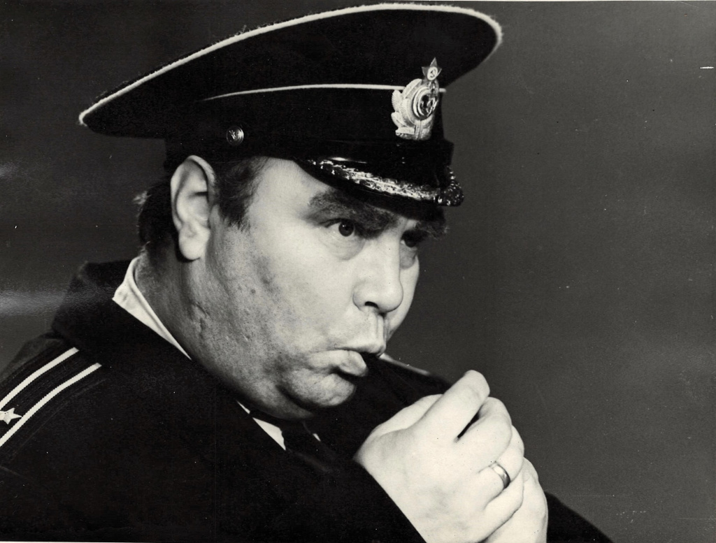 11. ГАПК, Ф.Р.-1532, Оп. 1, Д. 64, Л. 2. Е. М. Шальников в спектакле Океан, 1973 г., Владивосток.jpg 11. ГАПК, Ф.Р.-1532, Оп. 1, Д. 64, Л. 2. Е. М. Шальников в спектакле Океан, 1973 г., Владивосток.jpg