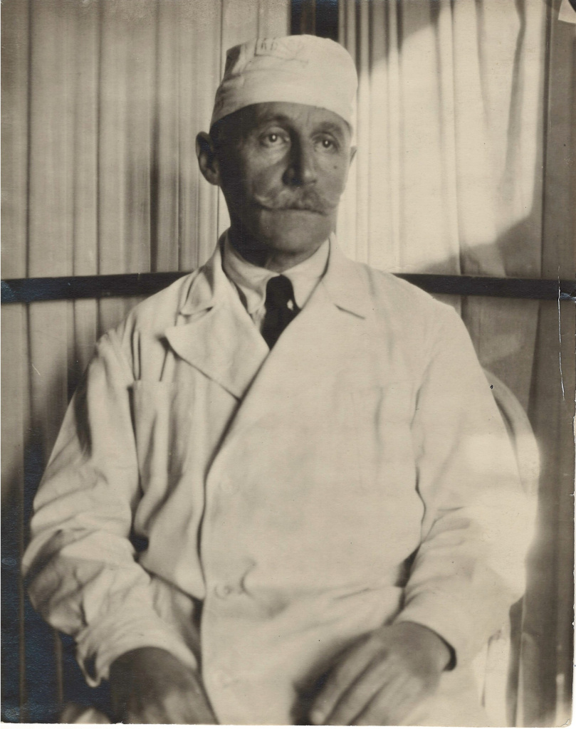 ГАПК. Ф.1229, оп.1, д.38, л. 26 – Хирург Владивостокской горбольницы Кесслер Николай Августович, 1925-1926 гг. ГАПК. Ф.1229, оп.1, д.38, л. 26 – Хирург Владивостокской горбольницы Кесслер Николай Августович, 1925-1926 гг.