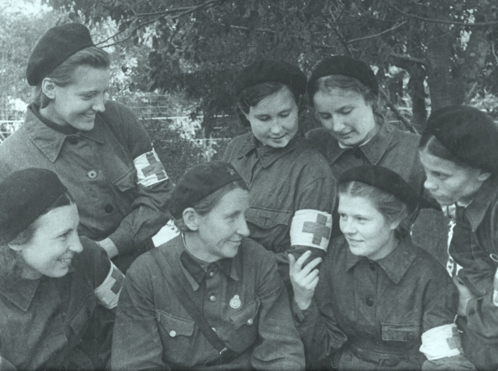 ГАПК. Фотофонд. П9894. Группа сандружинниц. всеобуч..jpg