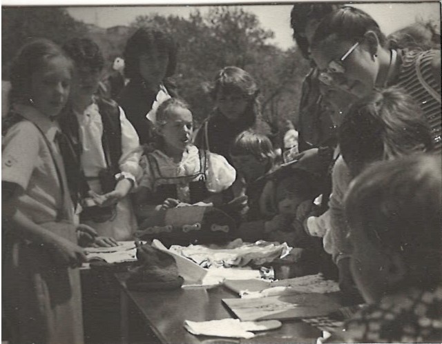 ГАПК. Фотофонд, 06687, негатив Пионерская ярмарка Солидарности в парке. 1986 год.