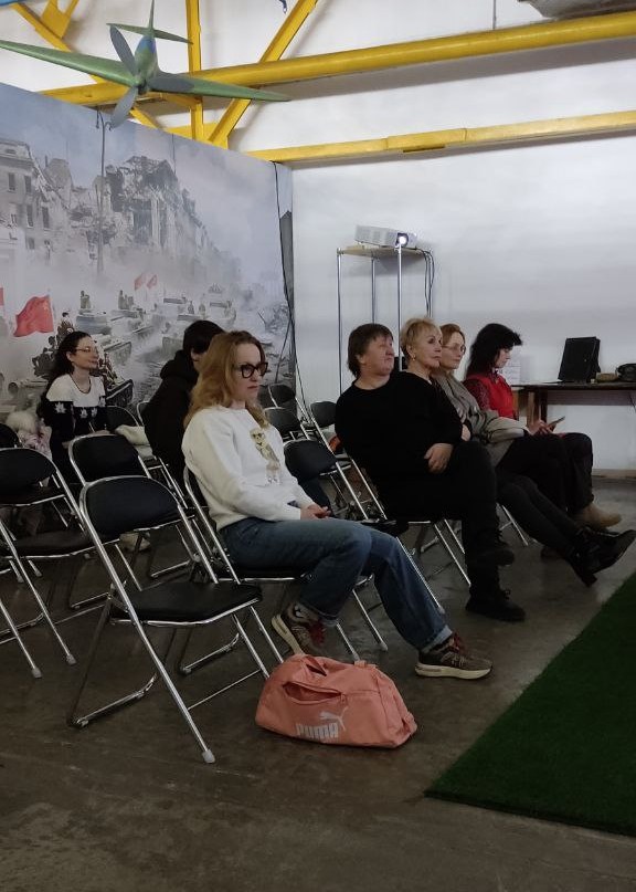 photo_5294421845689964987_y (1).jpg