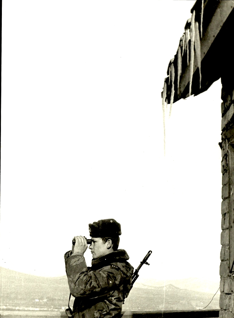 ГАПК. Фотофонд. П-11354 Пограничный пост заставы имени Д. Леонова, март 1981 г., Пожарский район.jpg ГАПК. Фотофонд. П-11354 Пограничный пост заставы имени Д. Леонова, март 1981 г., Пожарский район.jpg